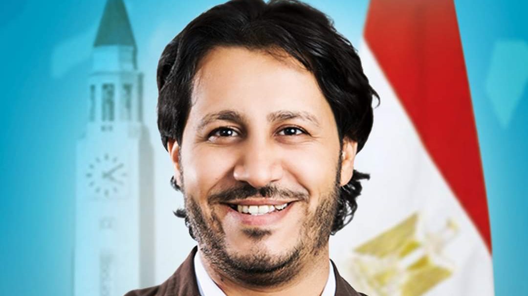 نائب بالبرلمان بالغربية يعلن نجاته من الموت وابنه بسبب سخان 