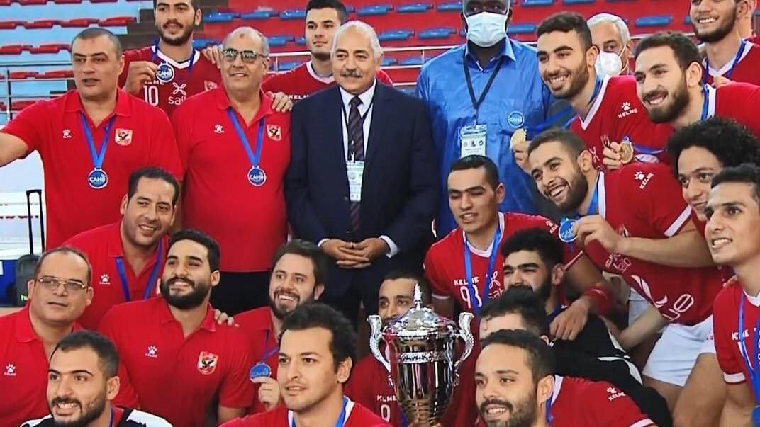 يد الأهلي