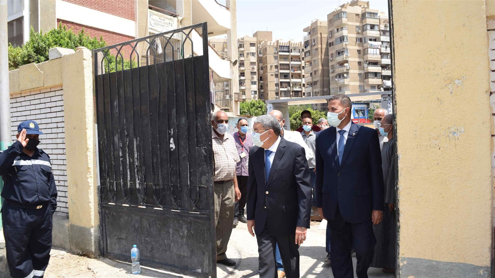 محافظ المنيا يتفقد لجان امتحانات الدور الثاني للثانوية