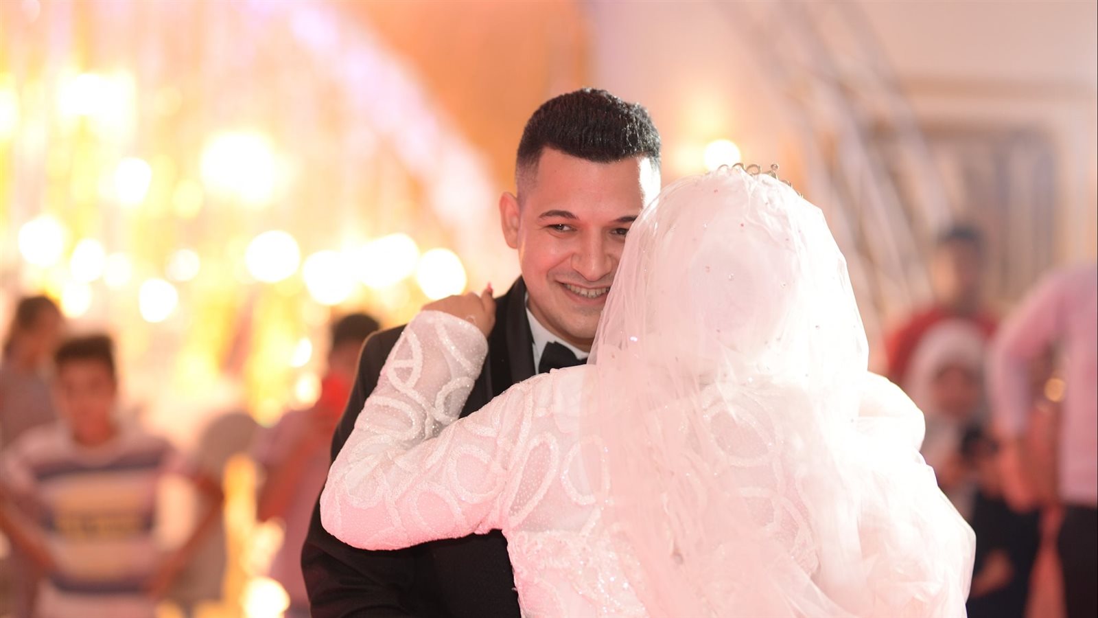 «محمد» يخطف قلب «صفا» في حفل زفاف سعيد