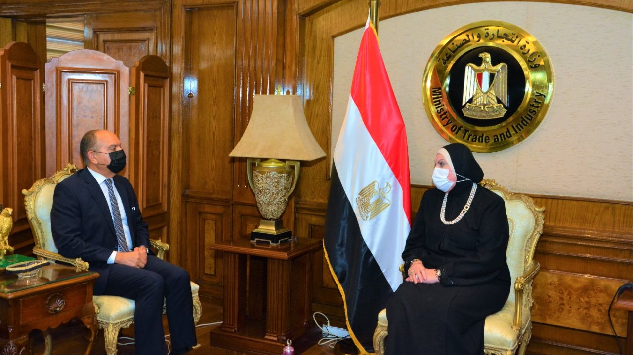 وزيرة التجارة والصناعة و سفير الأردن بالقاهرة