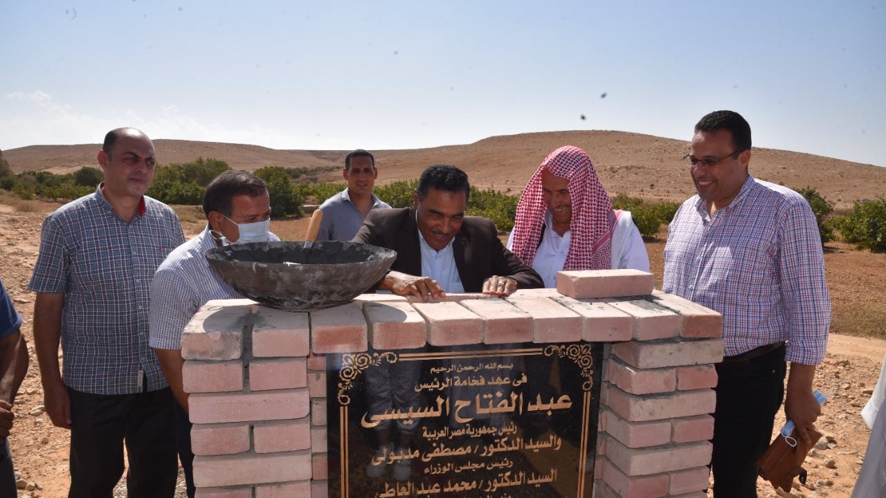 محافظ مطروح يضع حجر اساس لمواجهة السيول