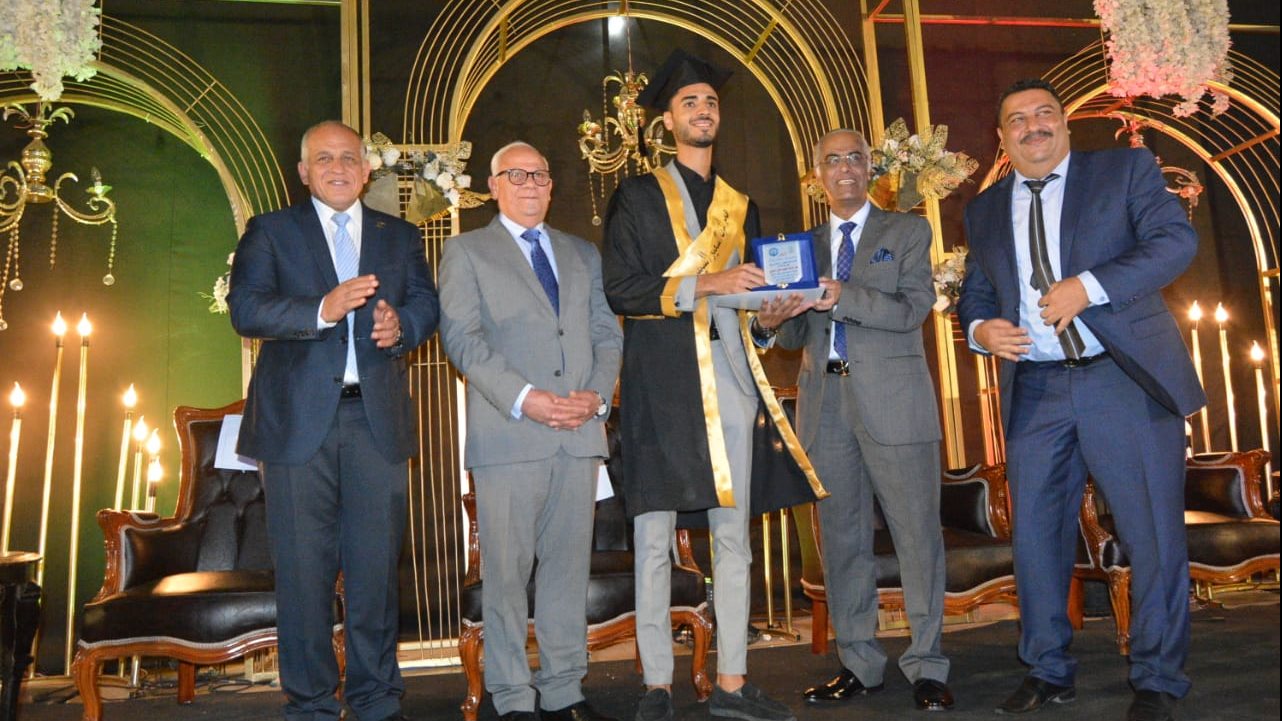 الغضبان يشهد حفل تخرج الدفعة الأولى لكلية الحقوق بجامعة بورس