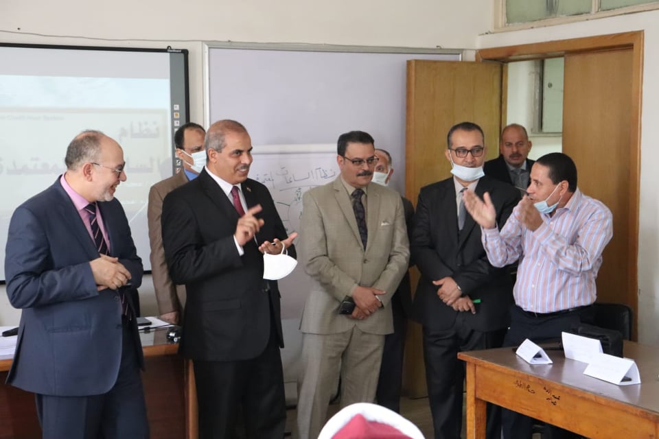  الدورات التدريبية للقيادات الأكاديمية 