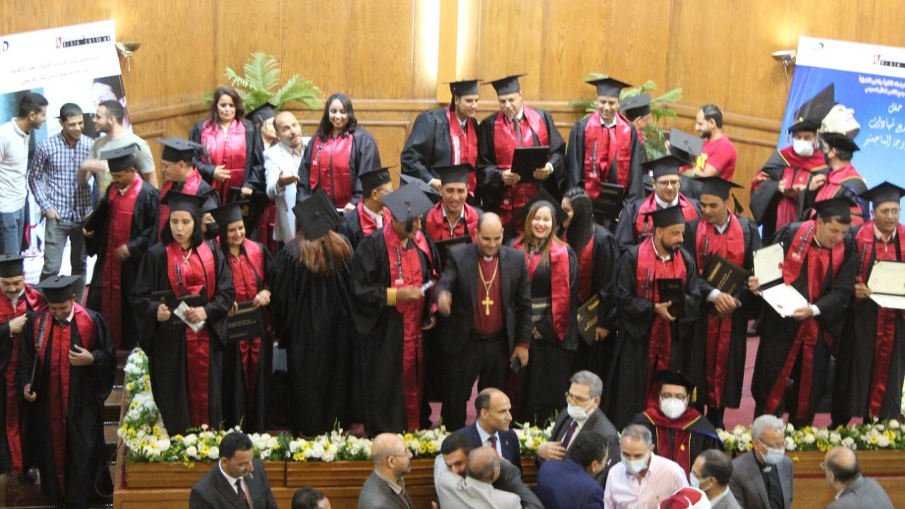 حفل منح درجة الماجستير والبكالوريوس للباحثين والطلاب 