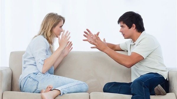 حكم تكرار حلف الرجل بالطلاق