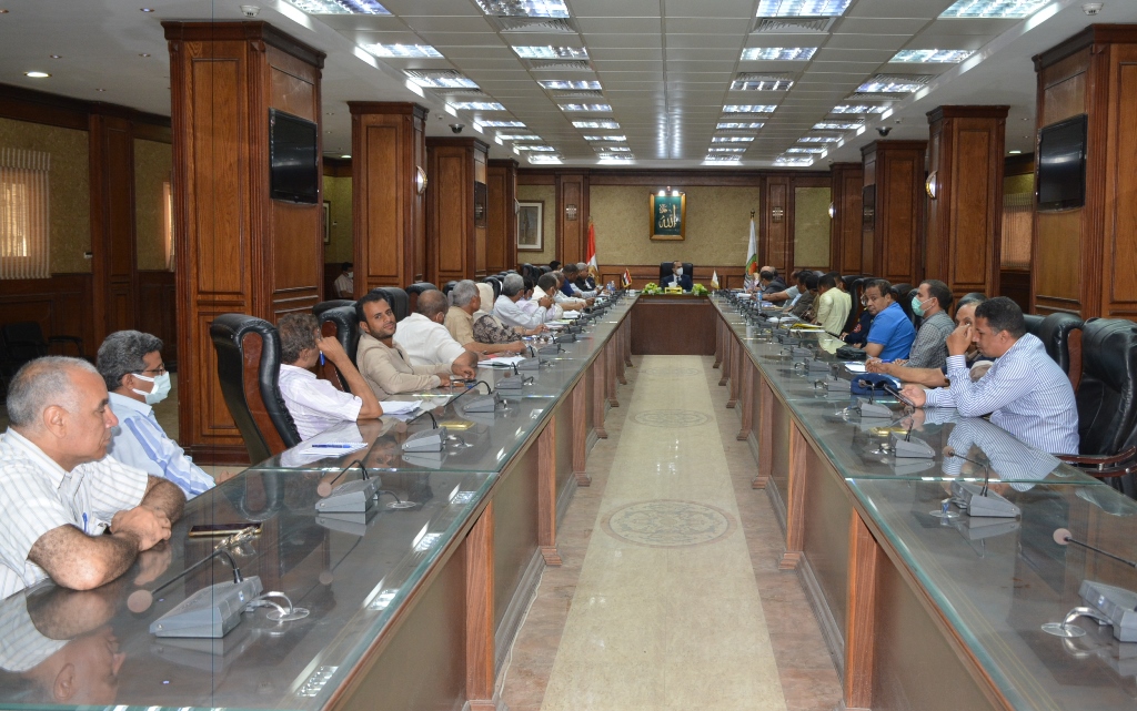 محافظة سوهاج : تشكيل لجان فرعية بنطاق المدن