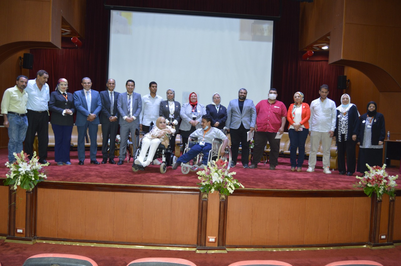 جامعة المنصورة تعقد جلسة نقاشية تحديات سوق العمل 