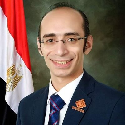 النائب محمد عبد العزيز