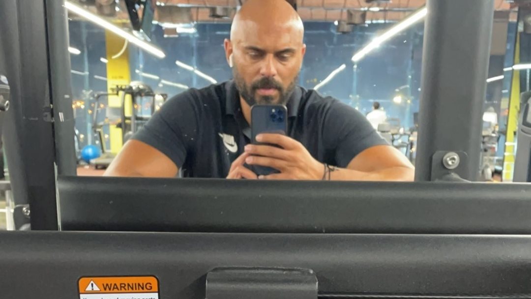 احمد صلاح حسني