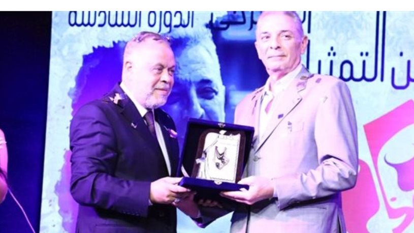 محمود حميدة اثناء تكريمه