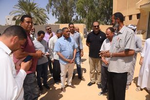 محافظ مطروح خلال زيارتة لسيوة