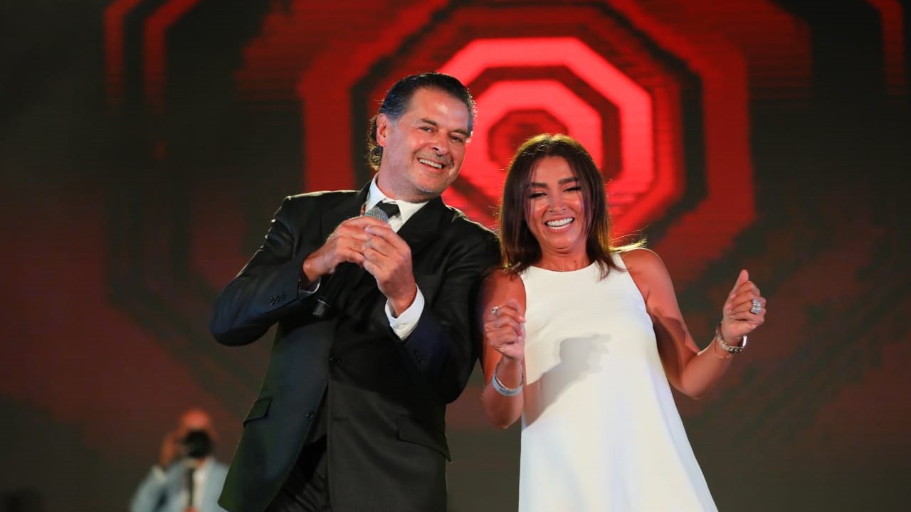 راغب علامة وزوجينا 