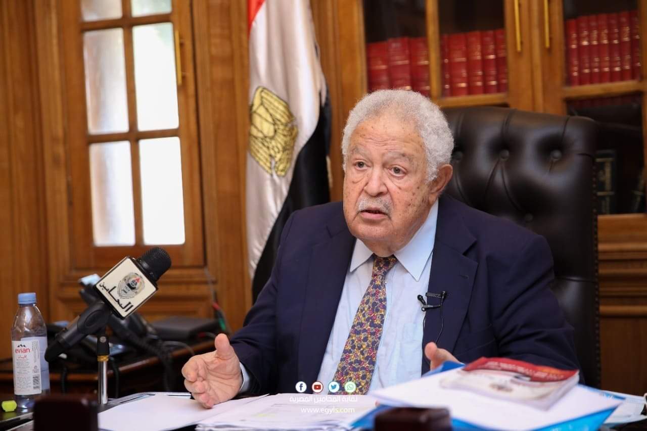 نقيب المحامين رجائي عطية