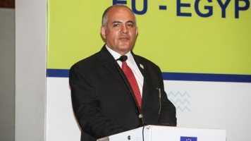 الدكتور محمد عبد العاطى وزير الرى