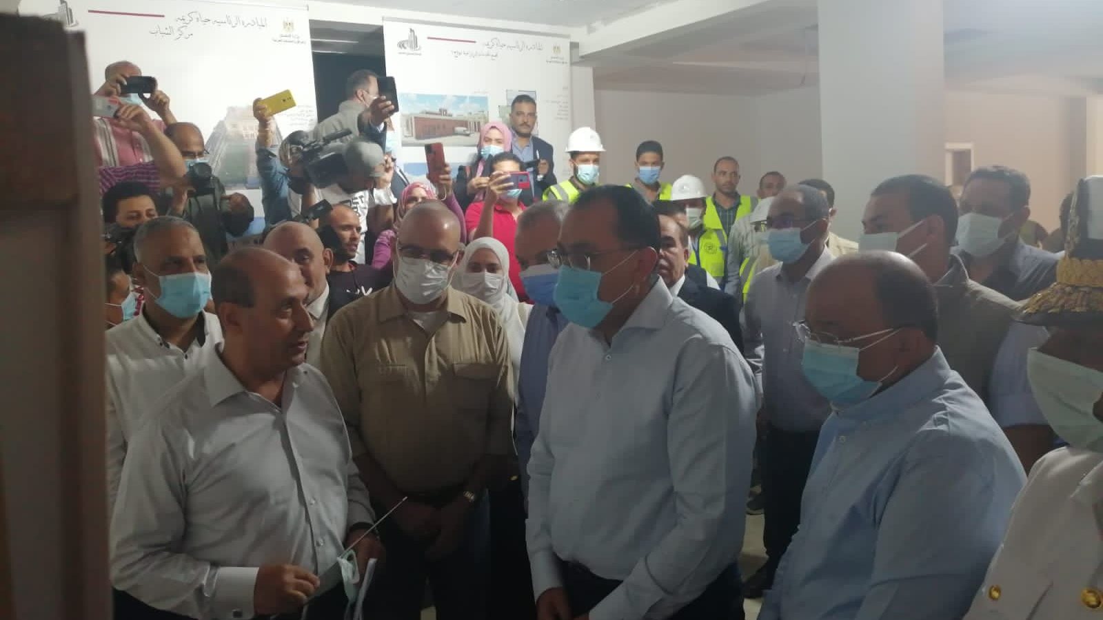 رئيس الوزراء يتفقد مشروعات حياة كريمة 