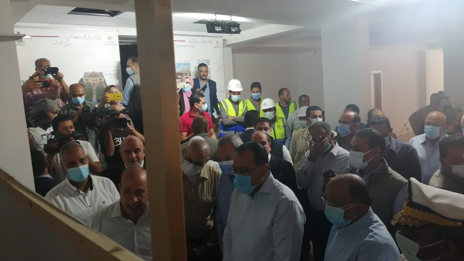 رئيس الوزراء يتفقد مشروعات حياة كريمة 