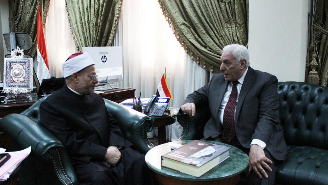 مفتي الجمهورية واستقباله العبد