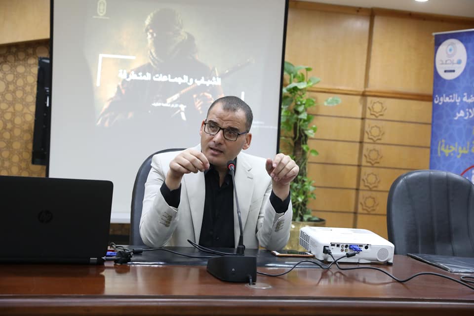 الدكتور حمادة شعبان المشرف على وحدة الرصد باللغة التركية