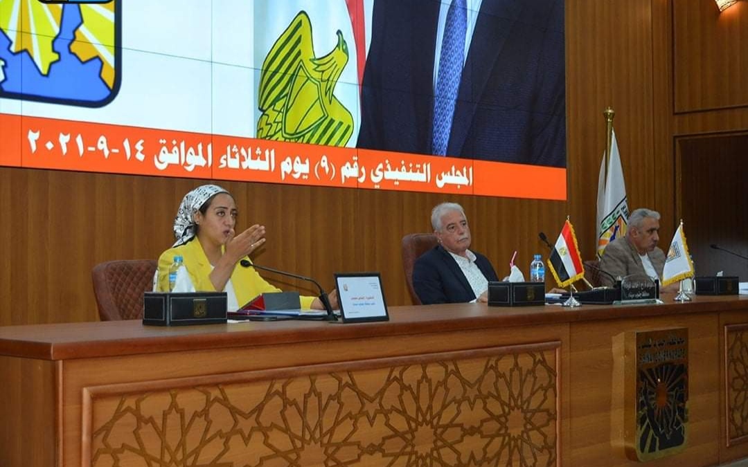 فودة خلال اجتماع 