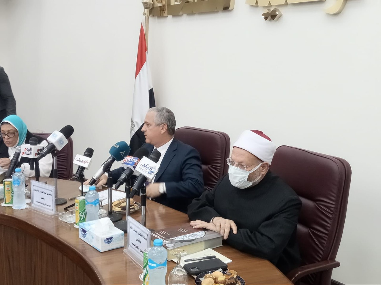 مفتي الجمهورية مع رؤساء تحرير الصحف الوطنية 