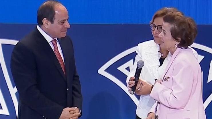 الرئيس عبد الفتاح السيسي المحب للجميع 