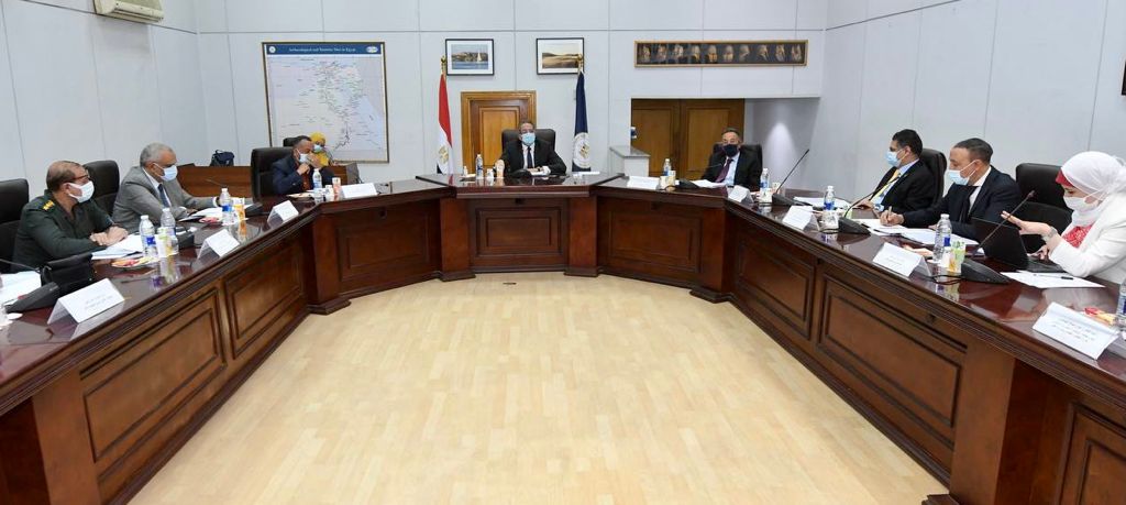 وزير السياحة والآثار الدكتور خالد العنانى 