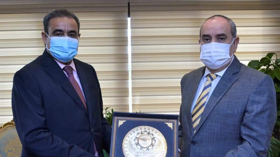 وزير الطيران المدني يستقبل وزير الاتصالات الليبى 
