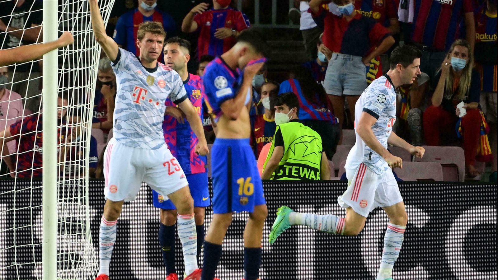 برشلونة يخسر 3/0 من بايرن ميونخ