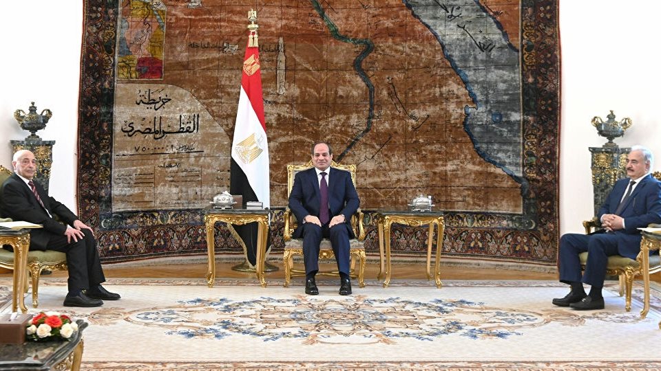 الرئيس السيسي وخليفة حفتر وعقيلة صالح في القاهرة