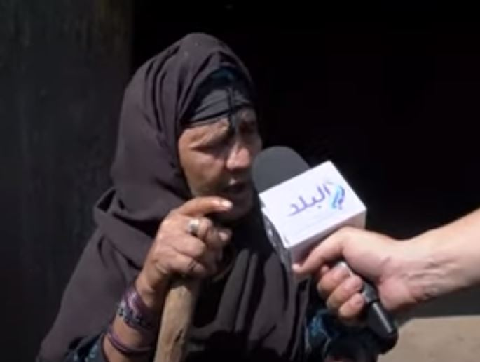 عجوز من قريتى أبو حزام و حمر دوم تناشد الرئيس بإيقاف خصومات