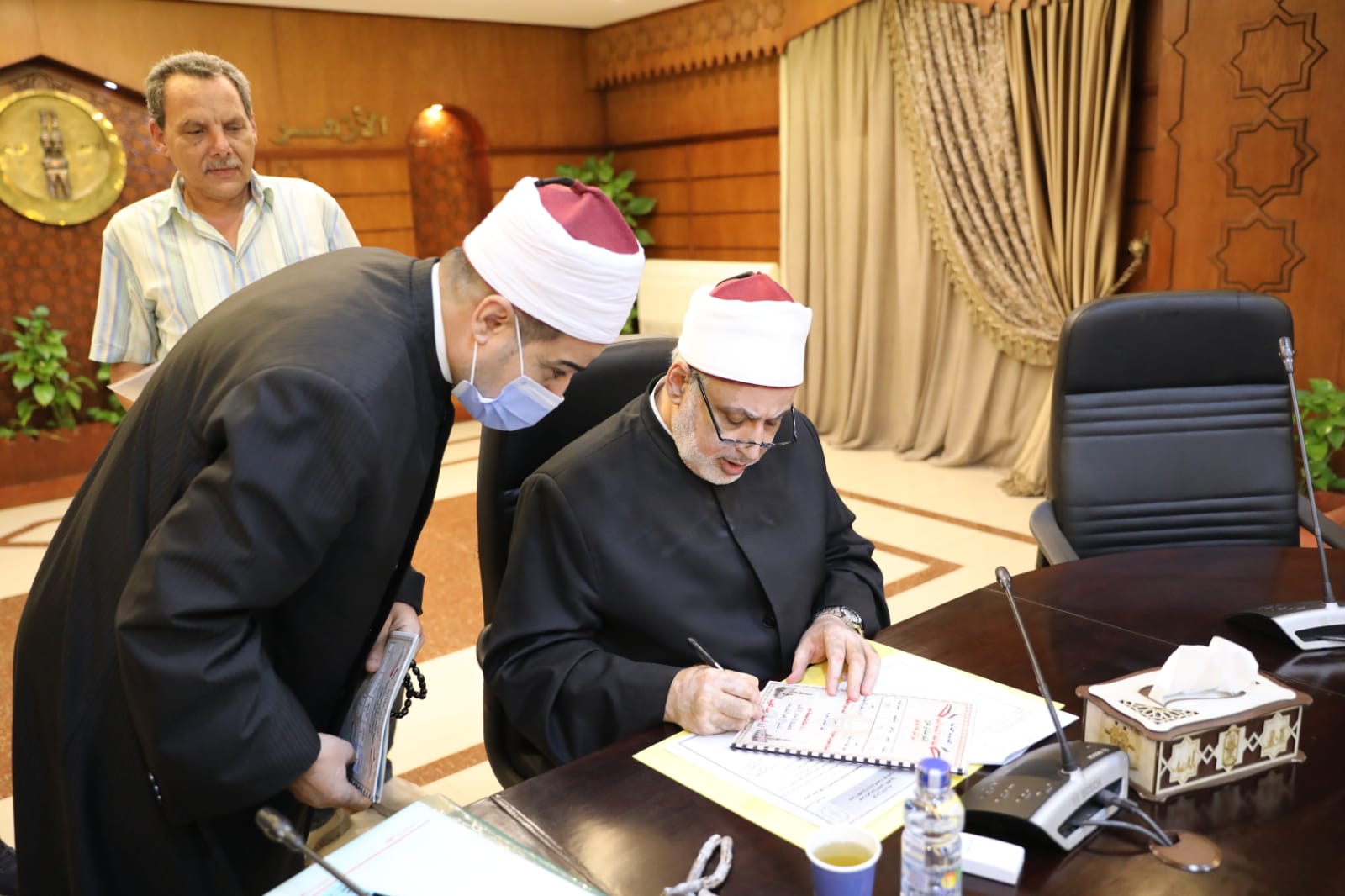 وكيل الأزهر خلال اعتماد النتيجة 