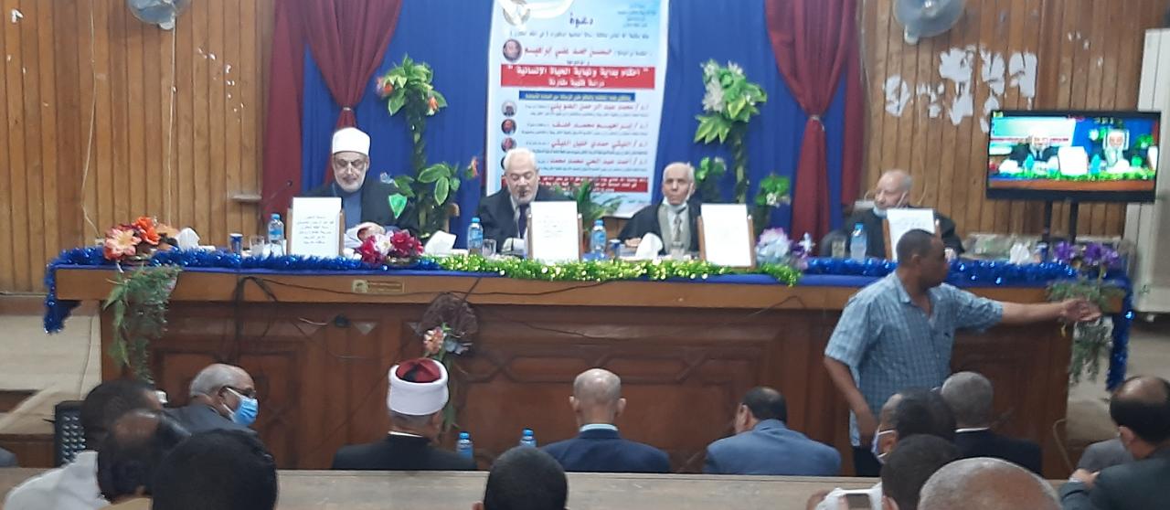 وكيل الأزهر يناقش رسالة دكتوراه في جامعة أسيوط