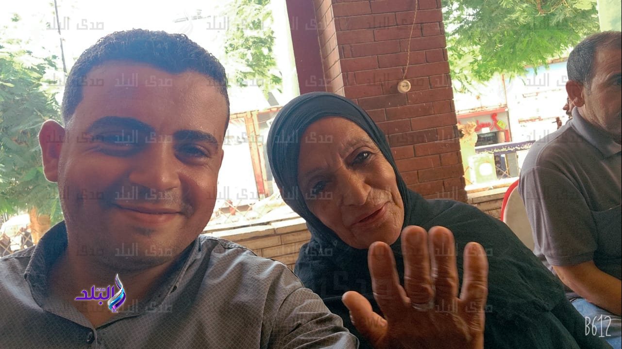 الحاجة إحسان ومحرر الموقع