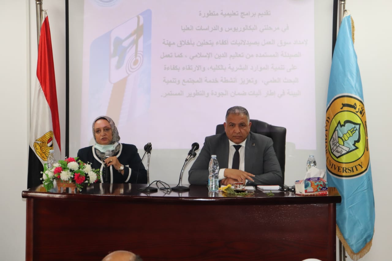 لقاء نائب رئيس جامعة لفرع البنات 