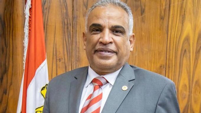 قرار جمهوري بتعيين الدكتور محمد حسين عميدًا لكلية الهندسة 