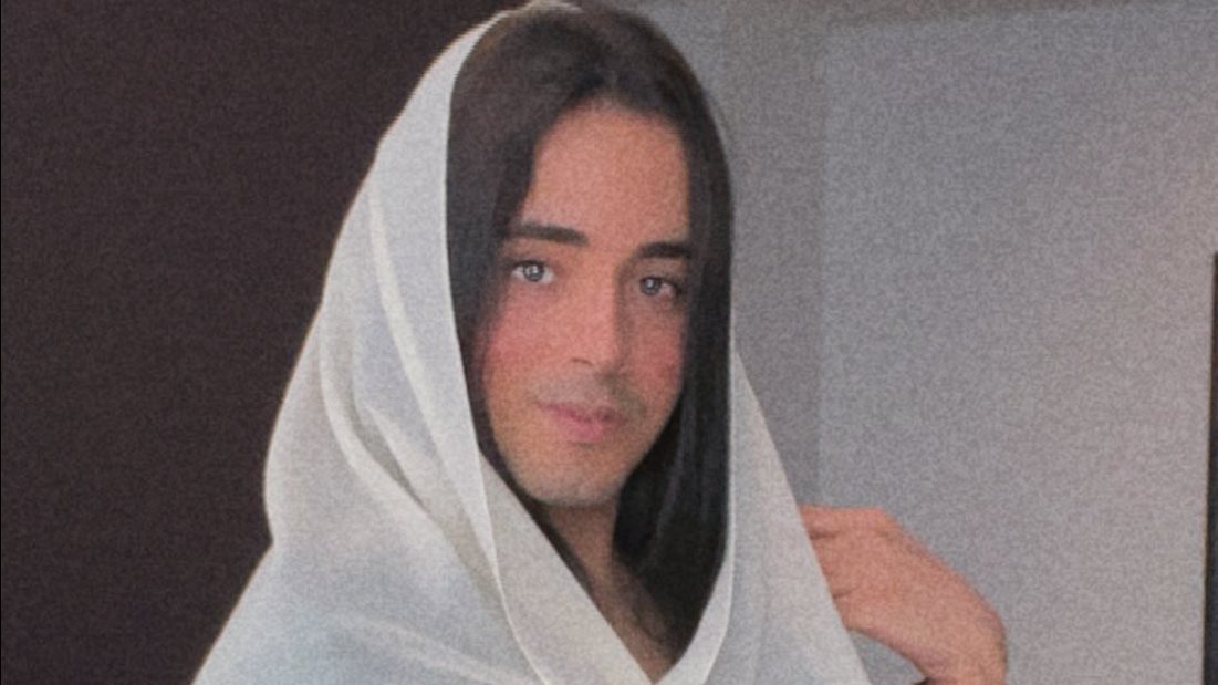 بدر خلف بالحجاب