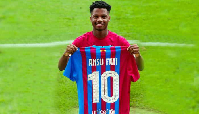 أنسو فاتي لاعب فريق برشلونة