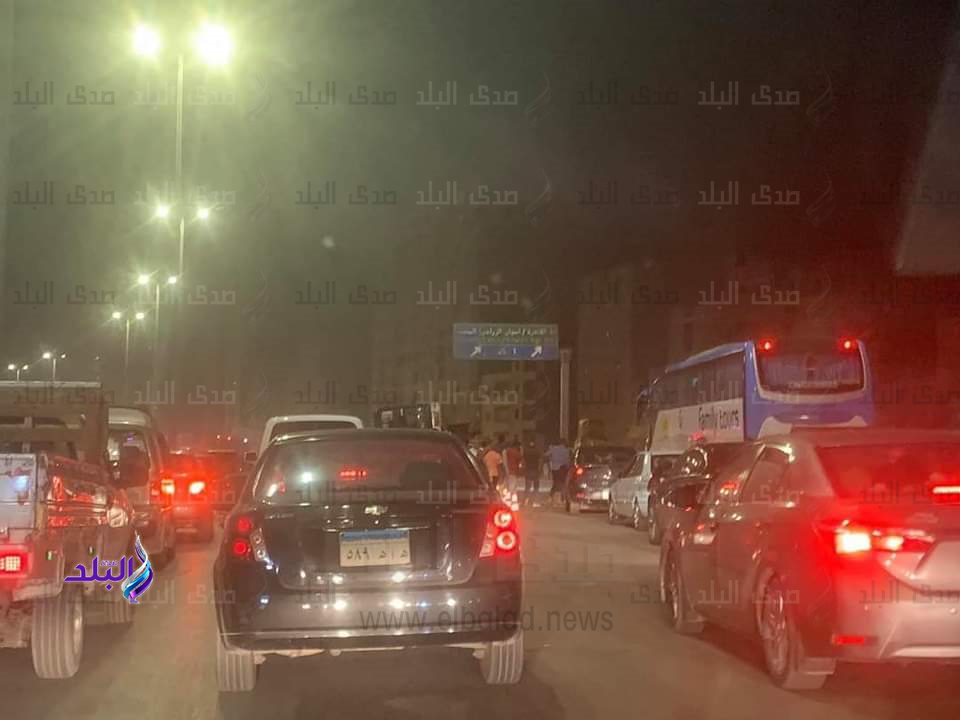 انقلاب جرار يتسبب في زحام شديد على الدائري