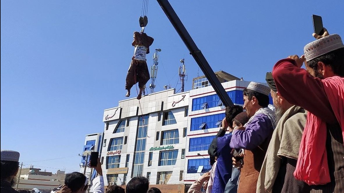 طالبان تعدم 4 وتعلق الجثث على رافعات بمدينة هرات