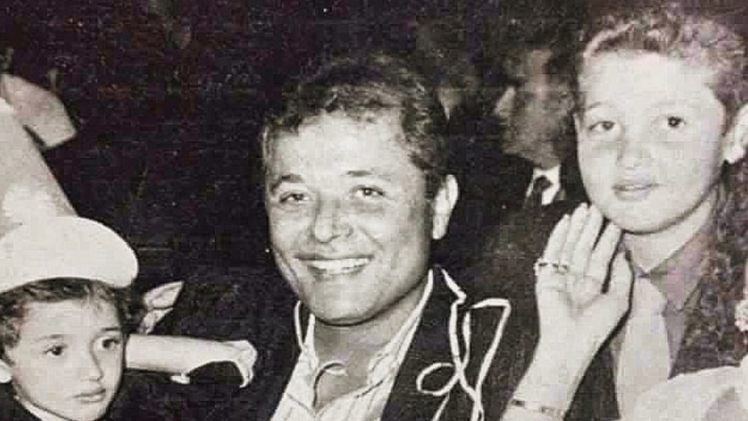 كريم ومحمد عبد العزيز ووالدهما الراحل