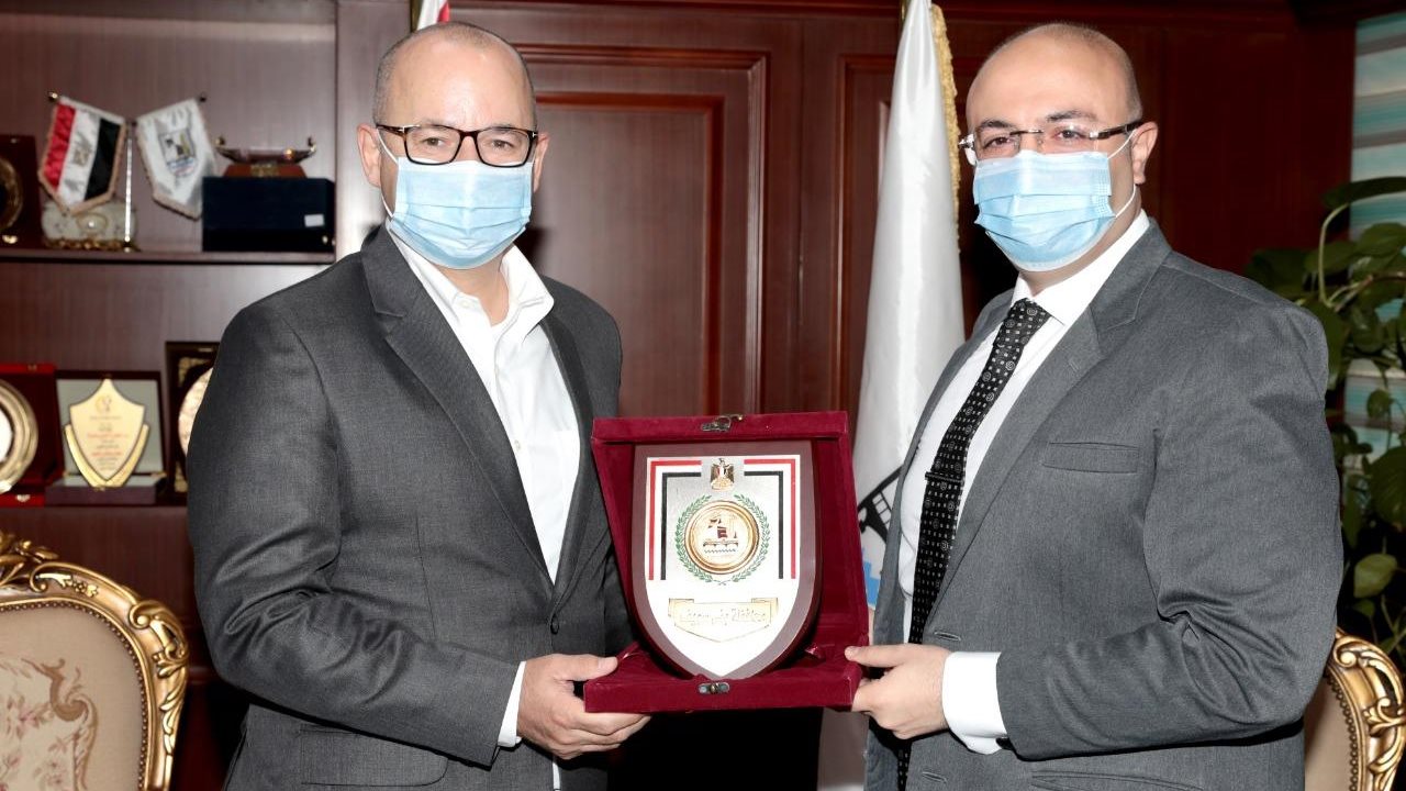 محافظ بني سويف والسفير الكندي