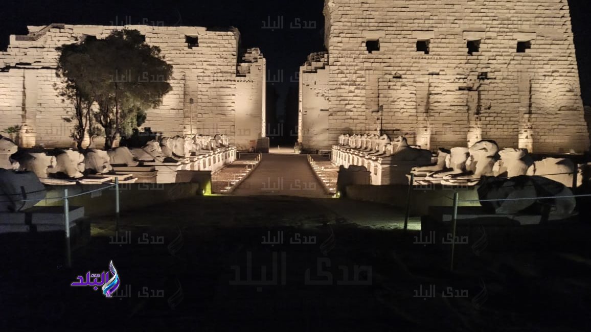 إضاءة واجهة معبد الكرنك