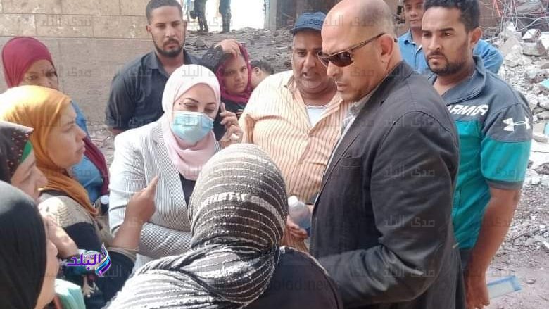 نائب محافظ القاهرة تستمع للمواطنين في جولة ميدانية