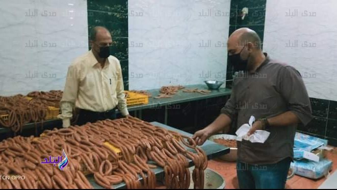 إعدام لحوم ومواد غذائية غير صالحة