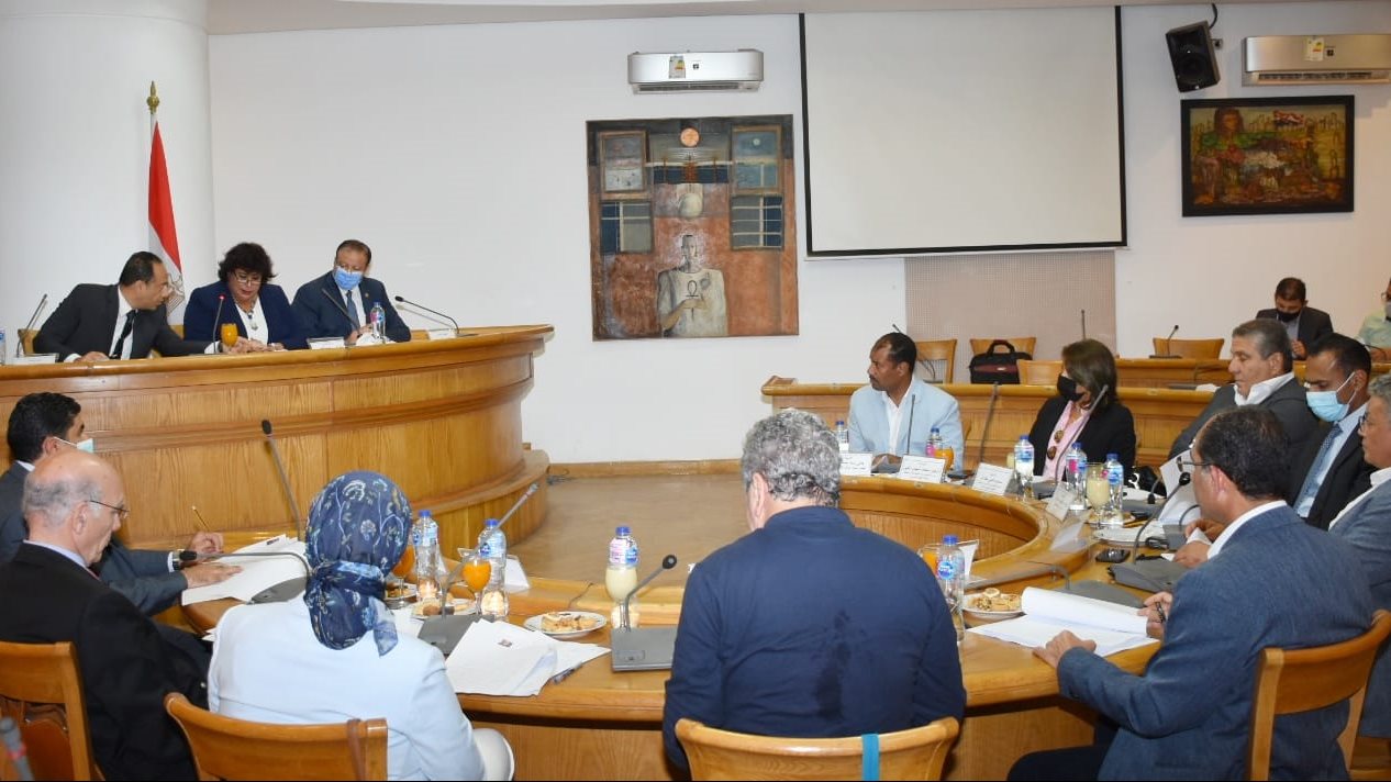وزيرة الثقافة 