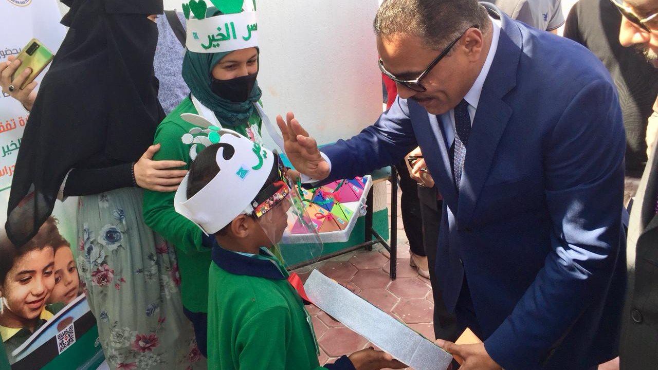 محافظ مطروح يتفقد مدرسة هيوب