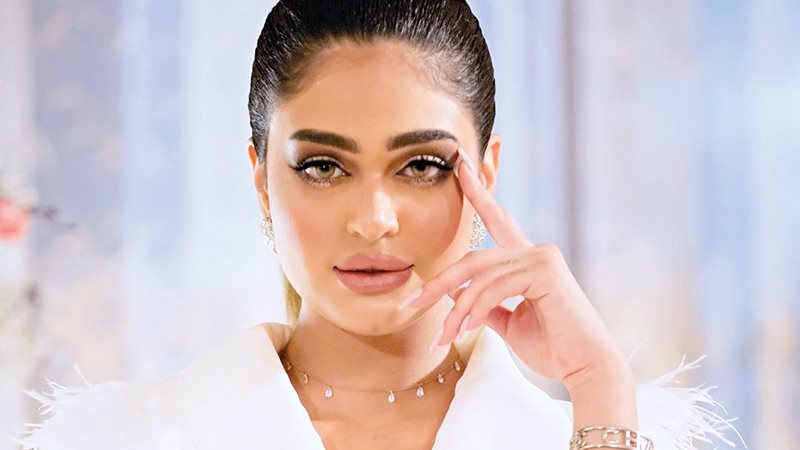 الفنانة  الكويتية ليالي دهراب