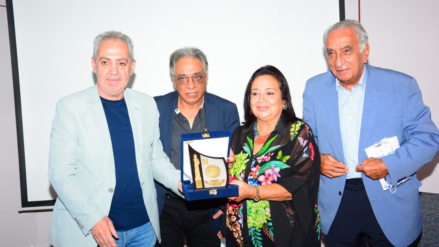 نورا مع الامير اباظة