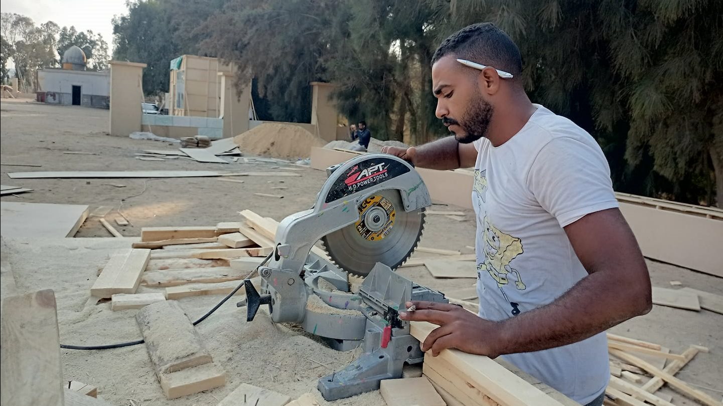 نجار الهرم المجني عليه  نجار الهرم المجني عليه